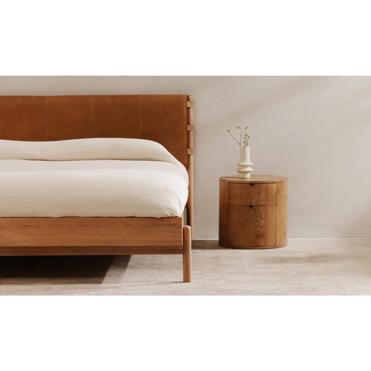 Luxury Modern Brown Leather Bed European Style for Villa