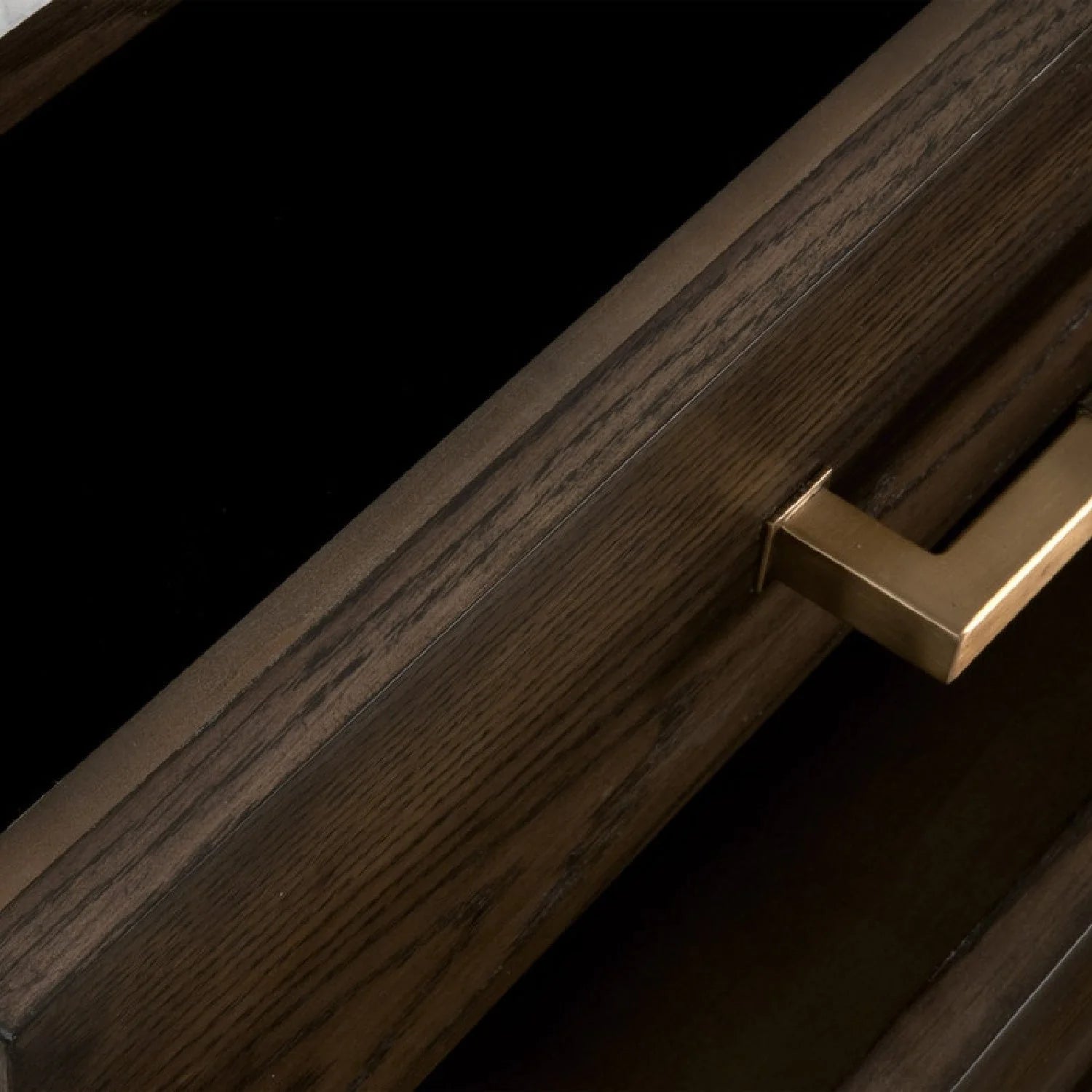 Luxury Modern Brown Oak 8-Drawer Dresser European Style for Villa