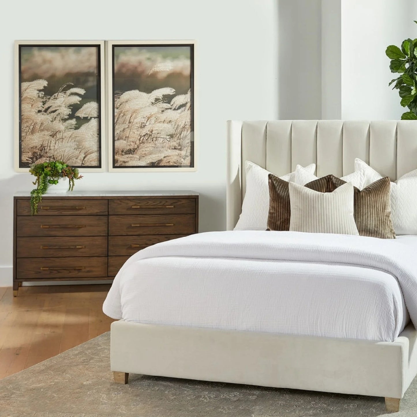 Luxury Modern Brown Oak 8-Drawer Dresser European Style for Villa