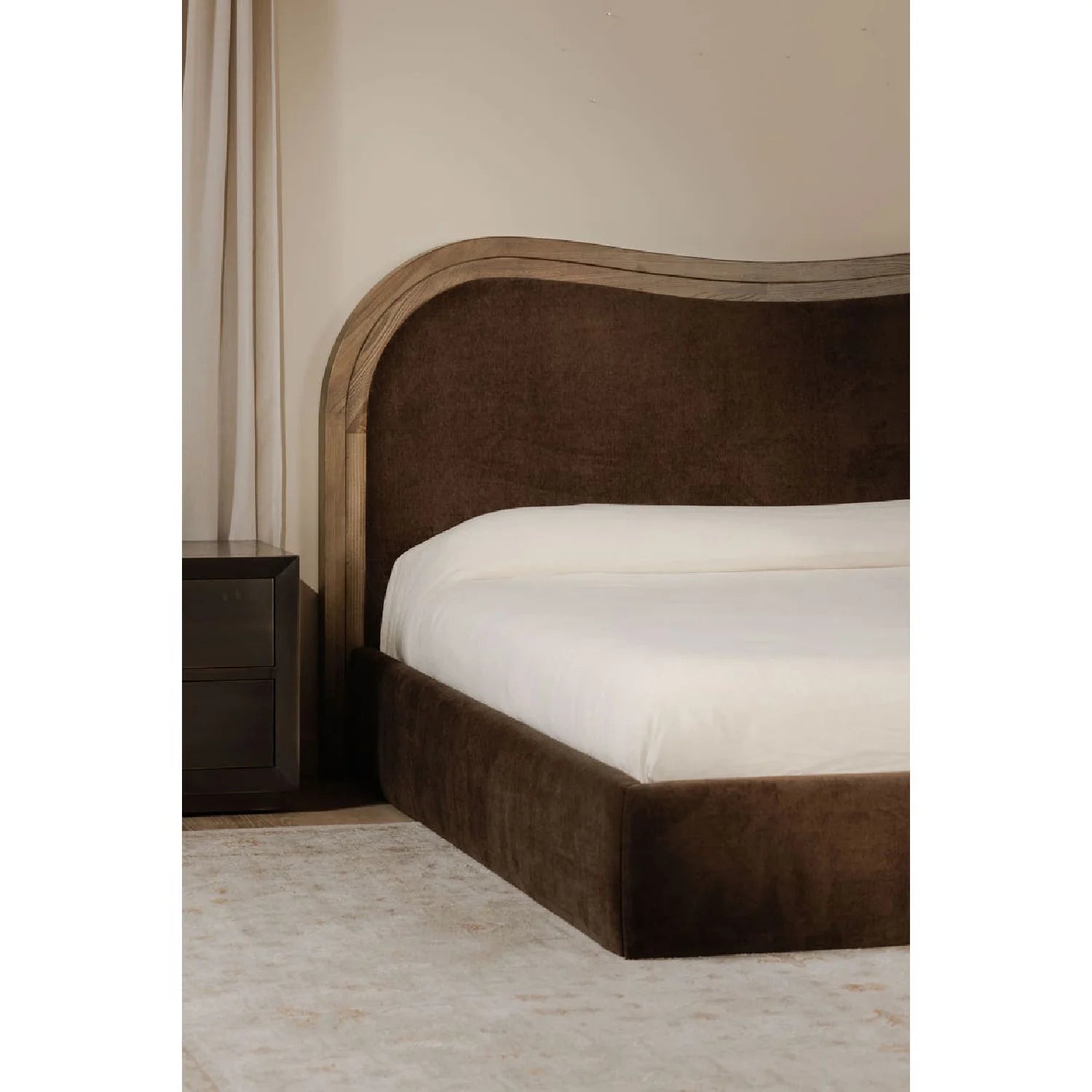 Luxury Modern Brown Upholstered Bed European Style for Villa