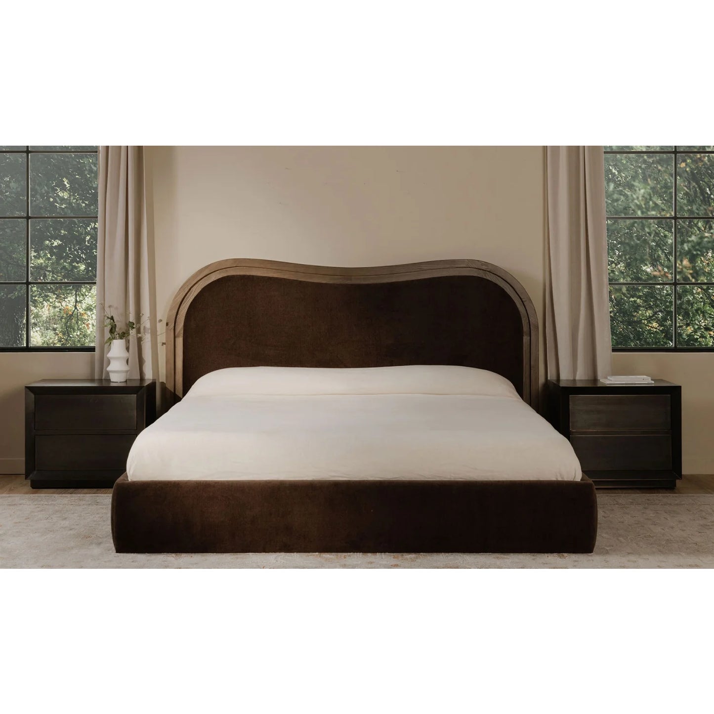 Luxury Modern Brown Upholstered Bed European Style for Villa