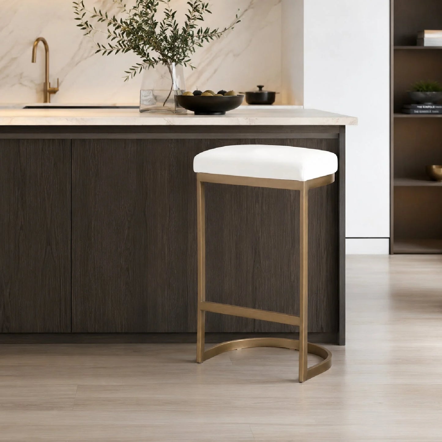 Luxury Modern Cantilevered Counter Stool European Style for Villa