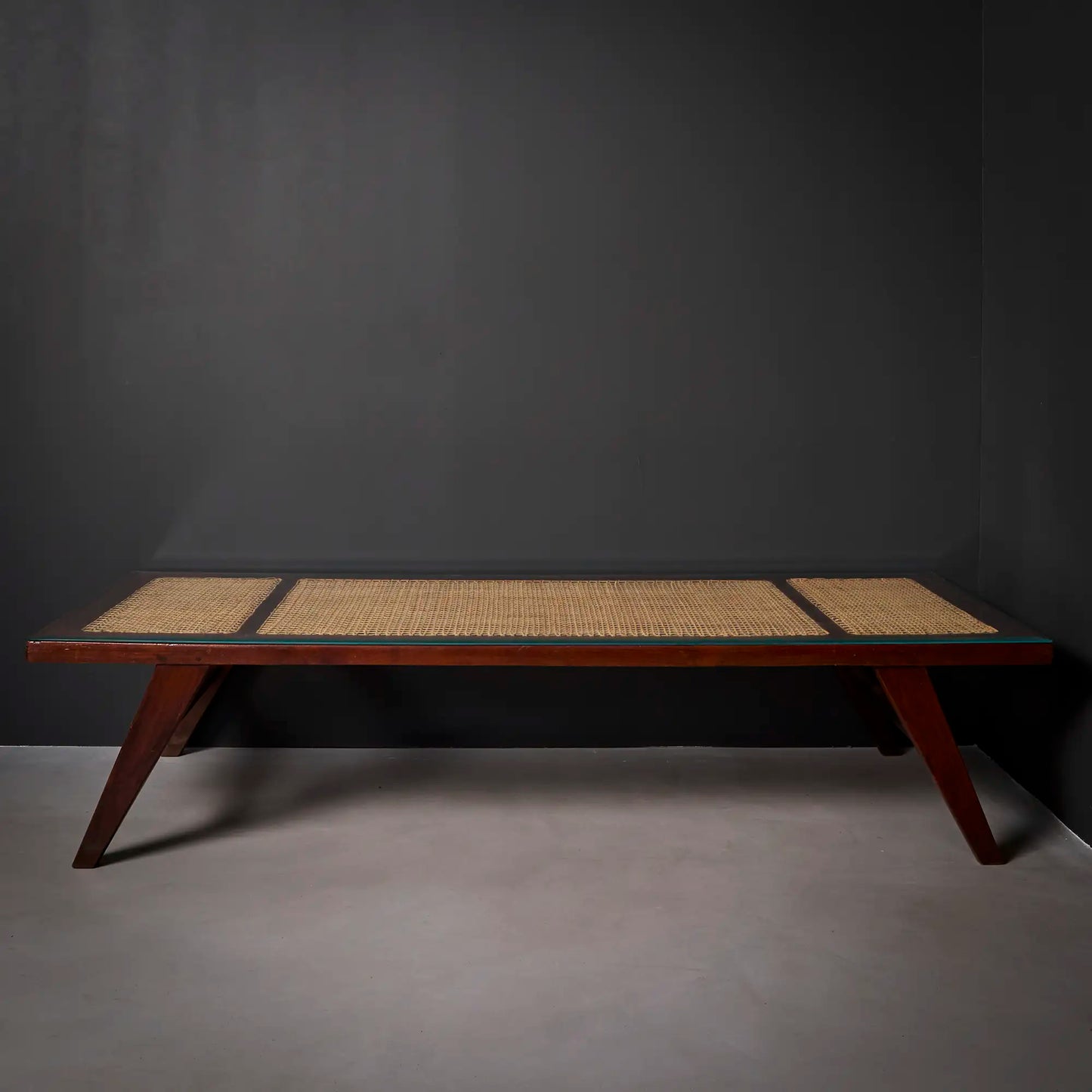 Luxury Modern Chandigarh Daybed Coffee Table European Style for Villa