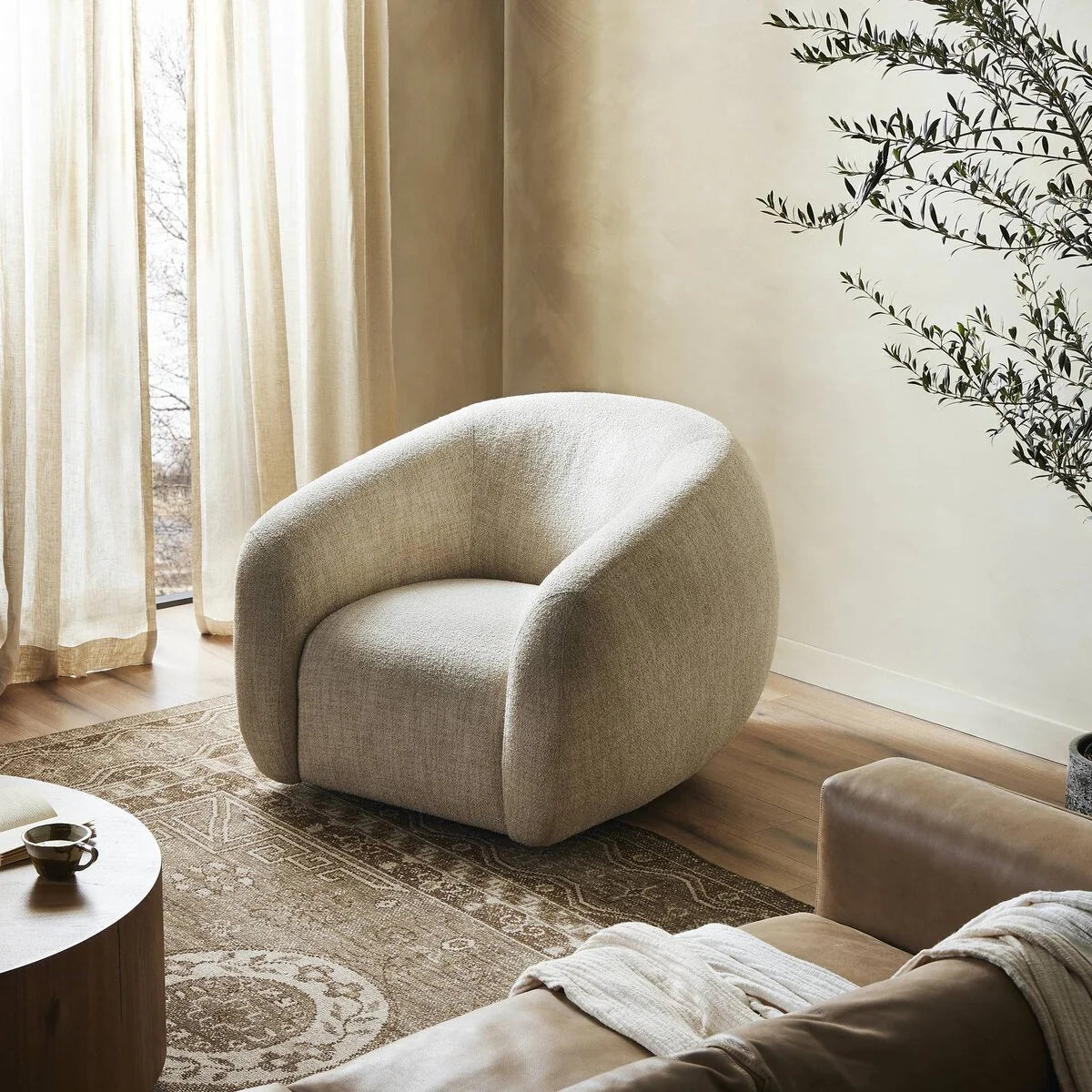 Luxury Modern Channing Swivel Chair European Style for Villa