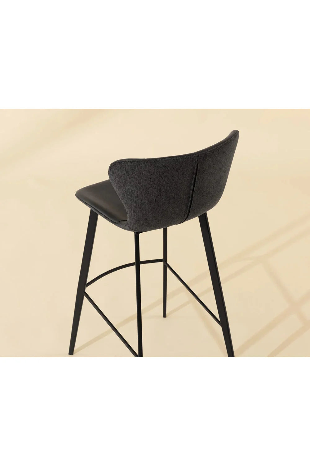 Luxury Modern Clamshell Tufted Bar Stool European Style for Villa