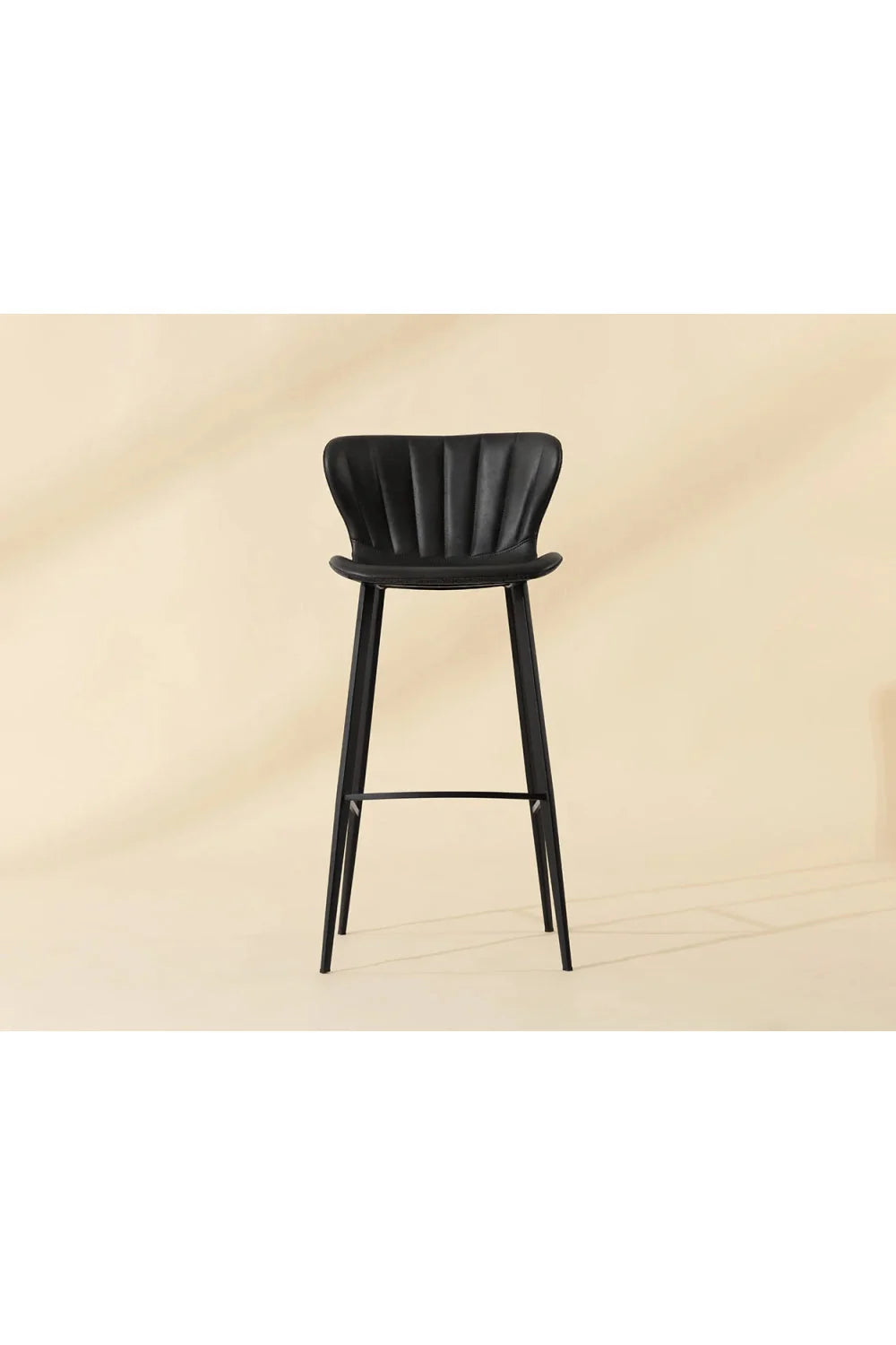 Luxury Modern Clamshell Tufted Bar Stool European Style for Villa