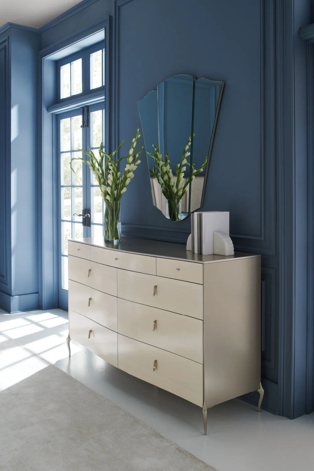 Luxury Modern Cream Wood 9-Drawer Dresser European Style for Villa