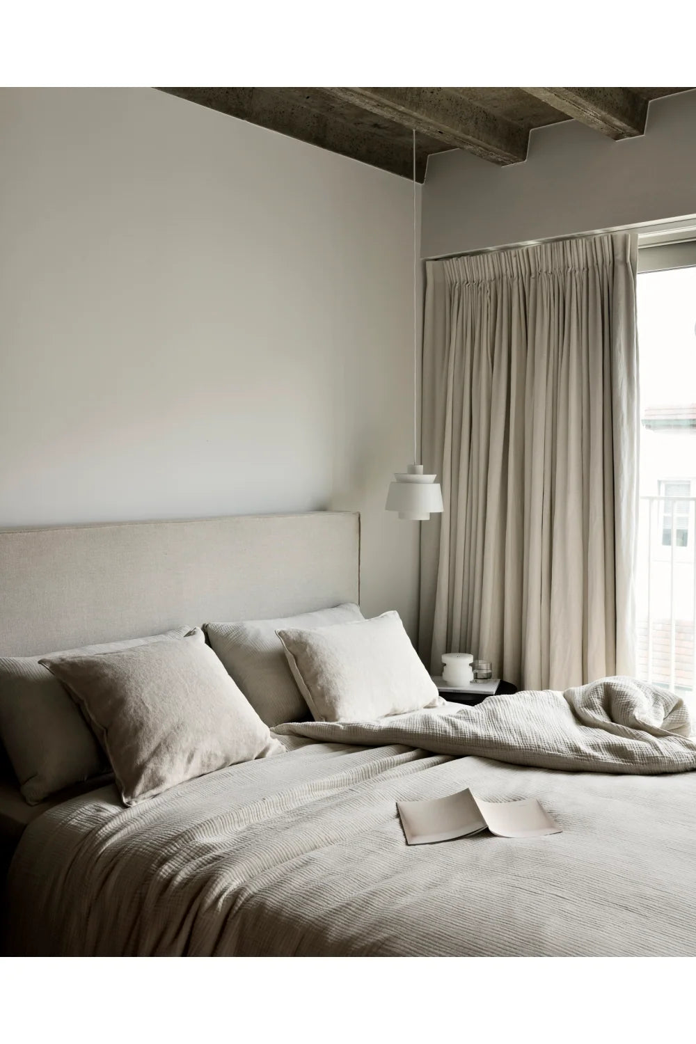 Luxury Modern Fabric King Bed European Style for Villa