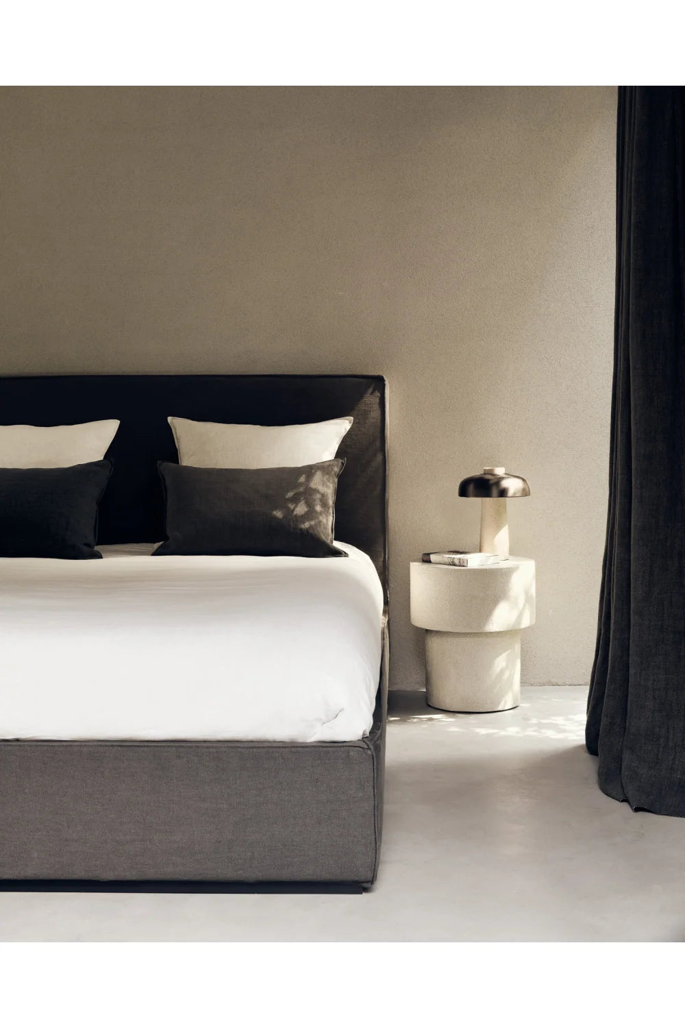 Luxury Modern Fabric King Bed European Style for Villa