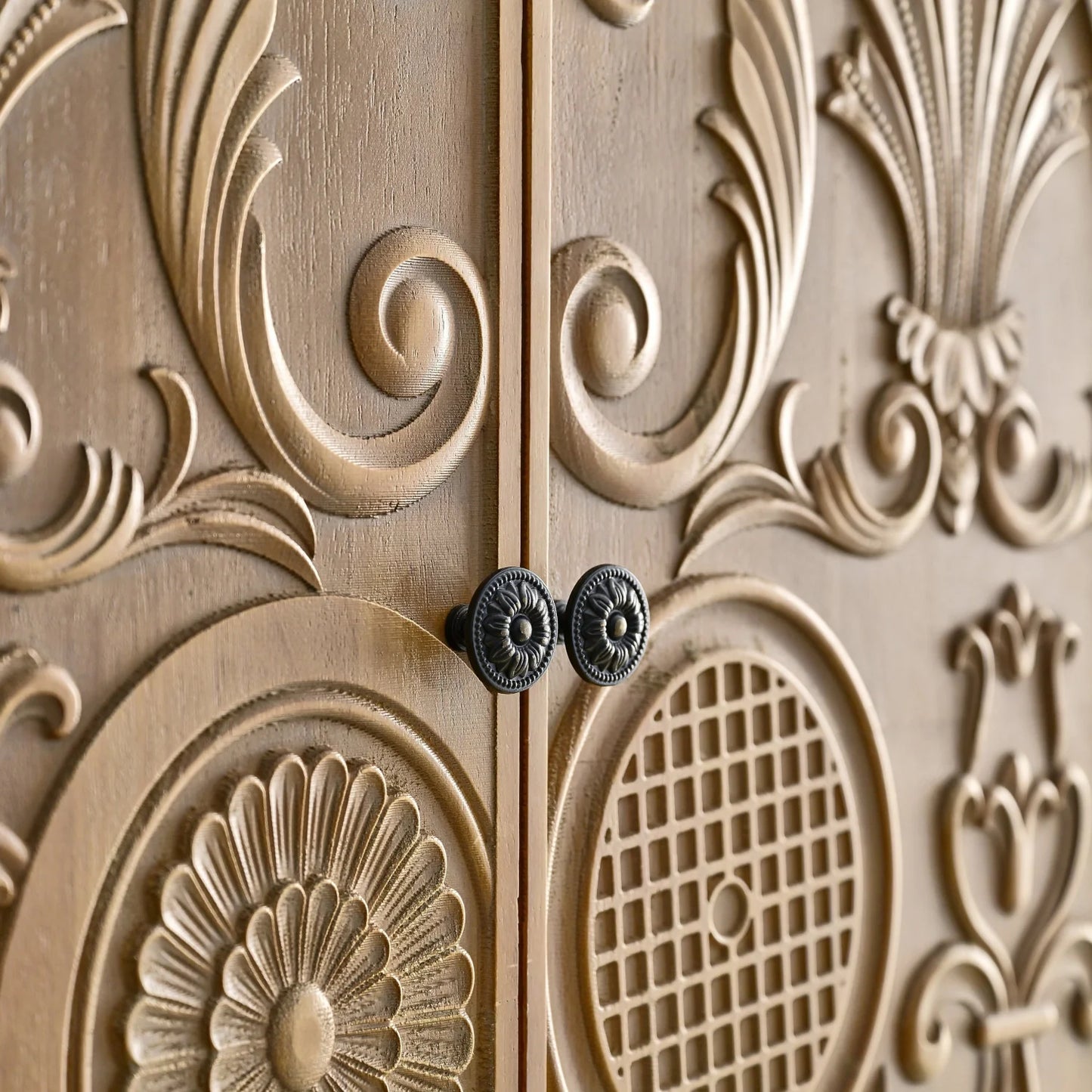 Luxury Modern Floral Carved 2-Door Cabinet European Style for Villa
