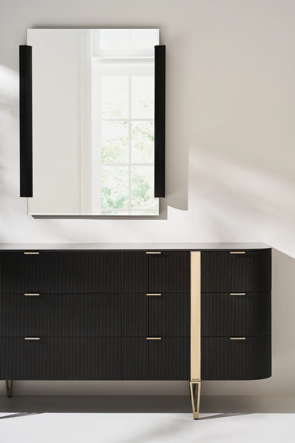 Luxury Modern Fluted 9-Drawer Dresser European Style for Villa