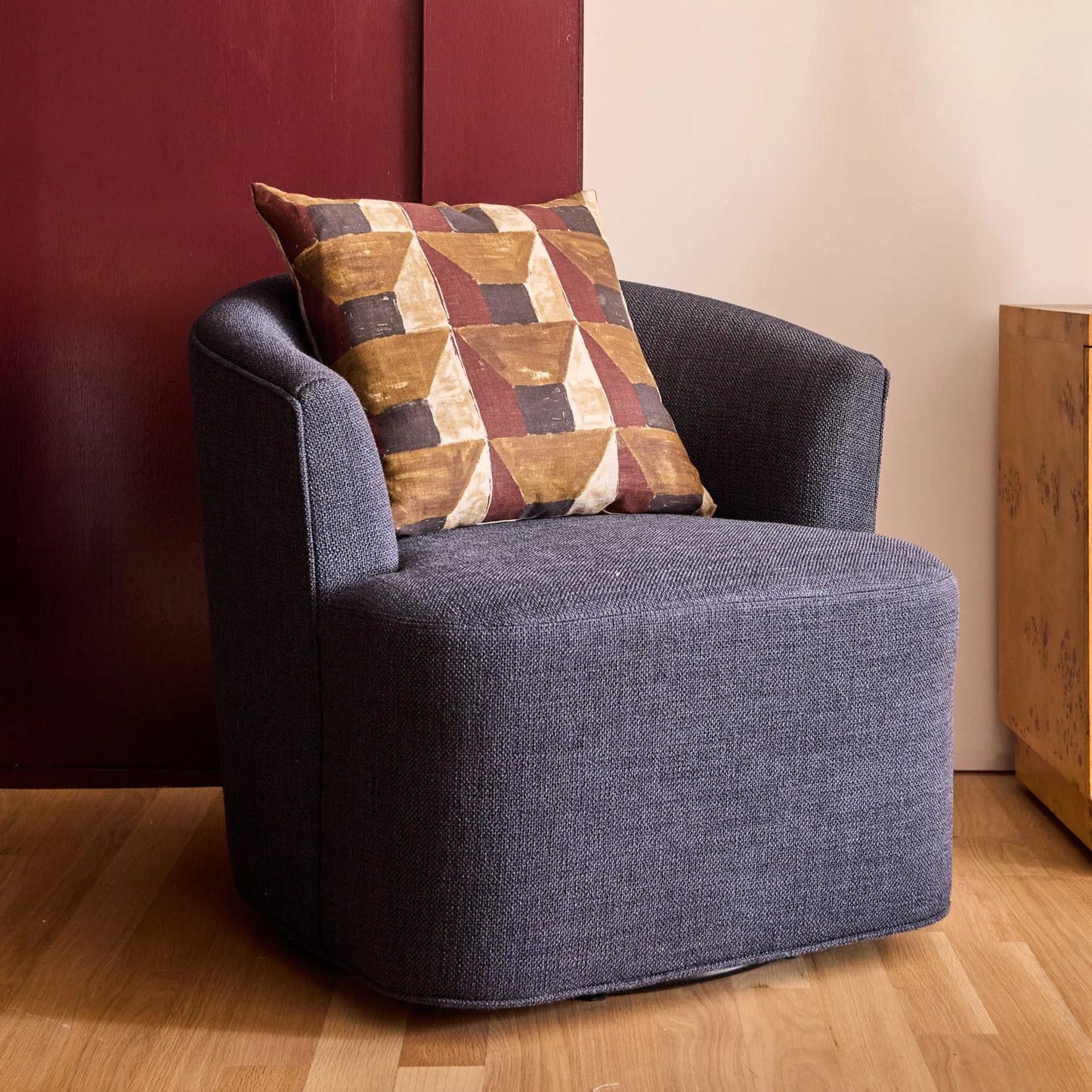 Luxury Modern Garnier Swivel Chair European Style for Villa