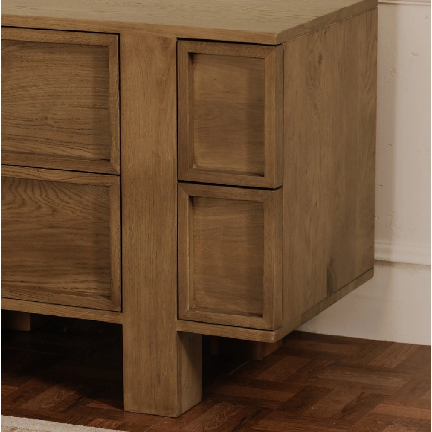 Luxury Modern Henley 6-Drawer Oak Nightstand European Style for Villa