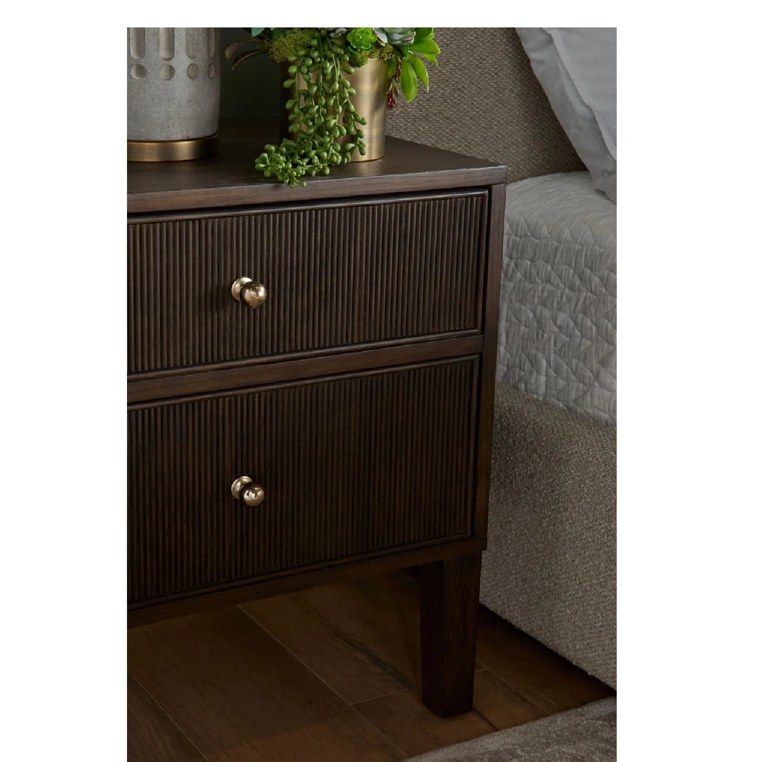 Luxury Modern Highland 2-Drawer Oak Nightstand European Style for Villa
