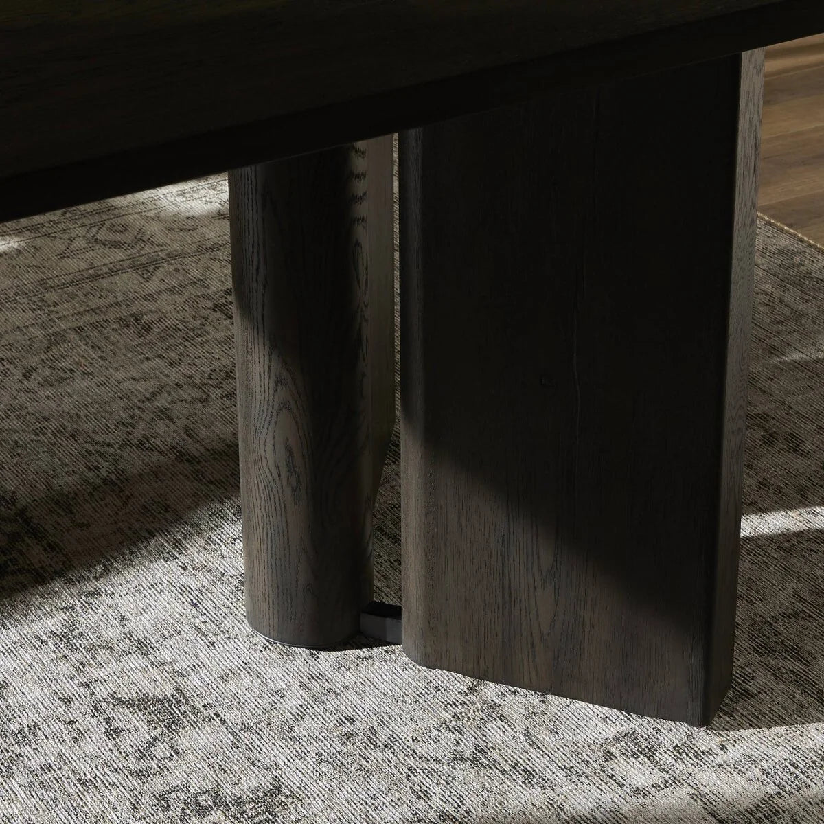 Luxury Modern Huxley Dining Table European Style for Villa