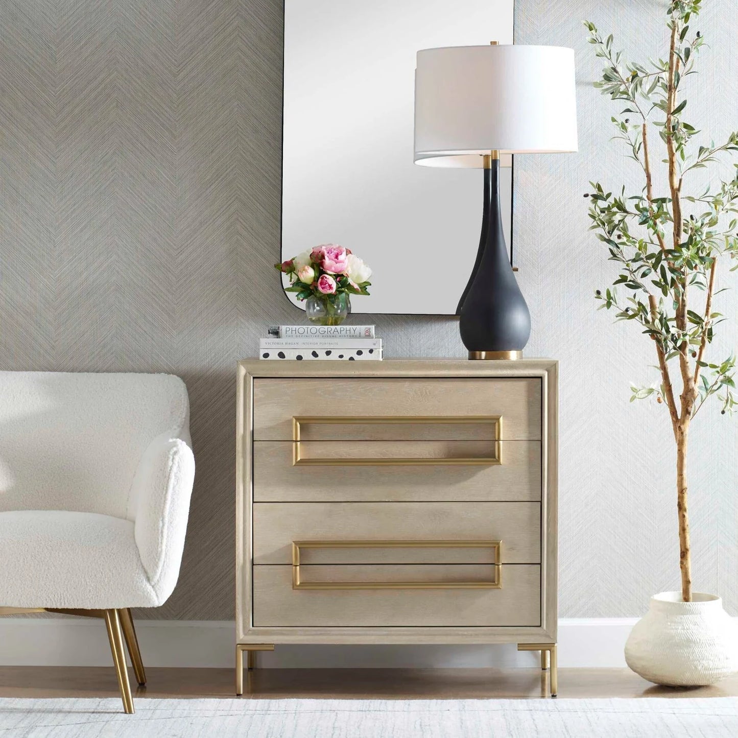 Luxury Modern Light Oak 4-Drawer Accent Chest European Style for Villa
