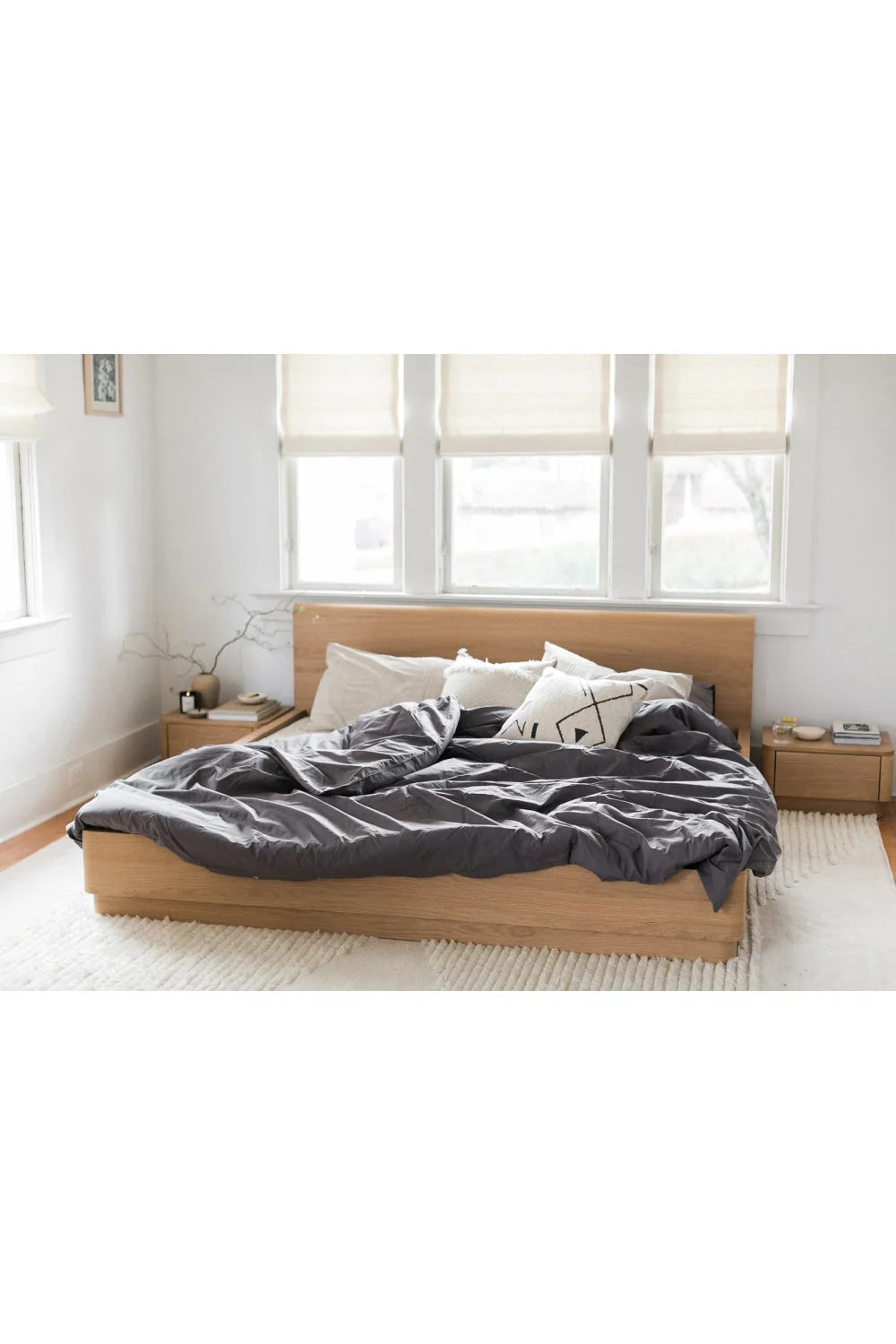 Luxury Modern Light Oak Bed European Style for Villa