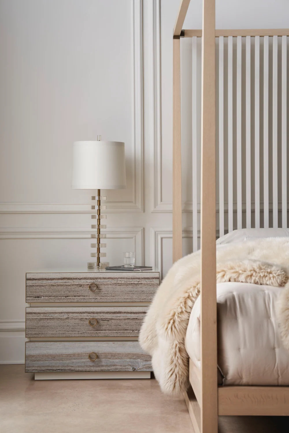 Luxury Modern Light Oak Canopy Bed European Style for Villa