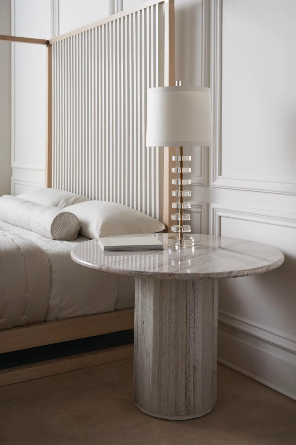 Luxury Modern Light Oak Canopy Bed European Style for Villa