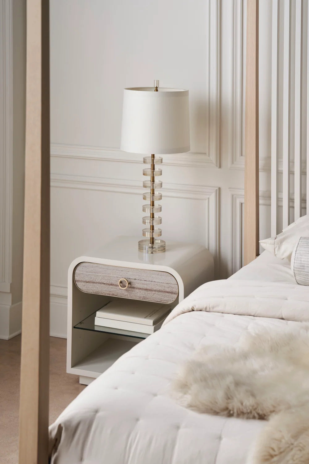 Luxury Modern Light Oak Canopy Bed European Style for Villa