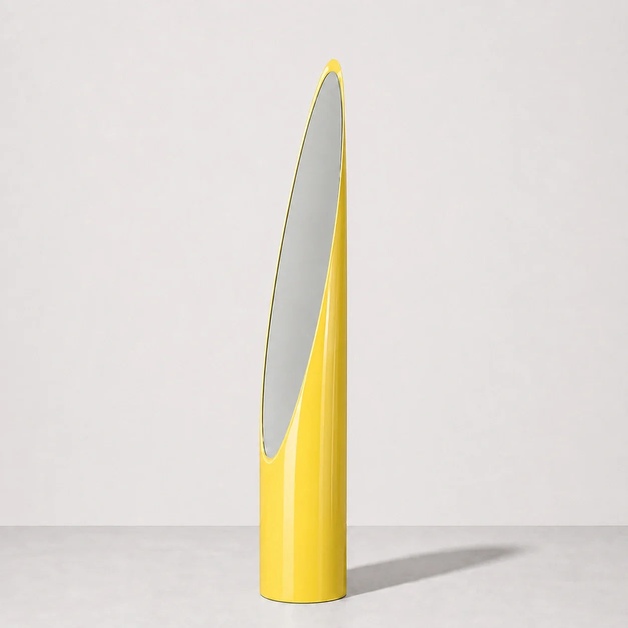 Luxury Modern Lipstick Yellow Mirror European Style for Villa