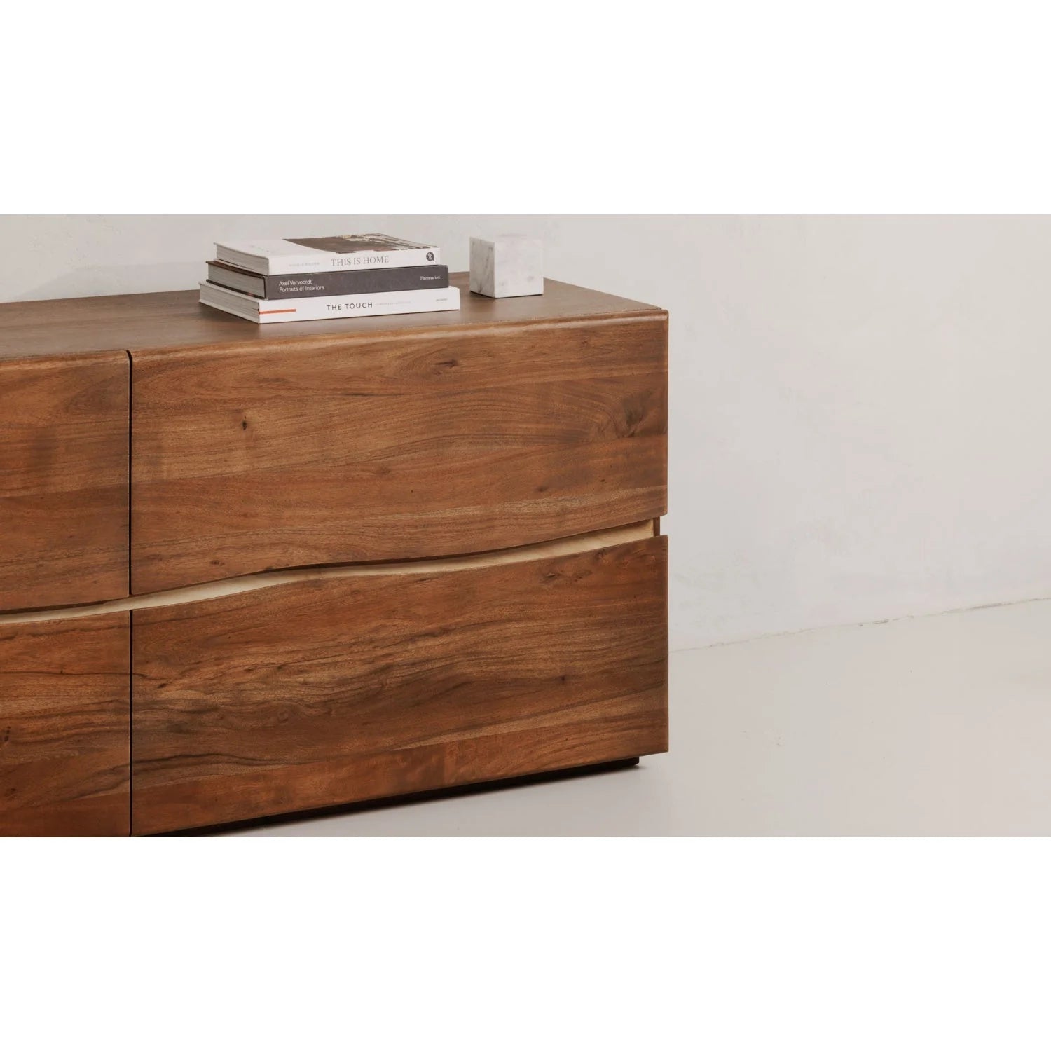 Luxury Modern Live-Edge Acacia 4-Drawer Dresser European Style for Villa