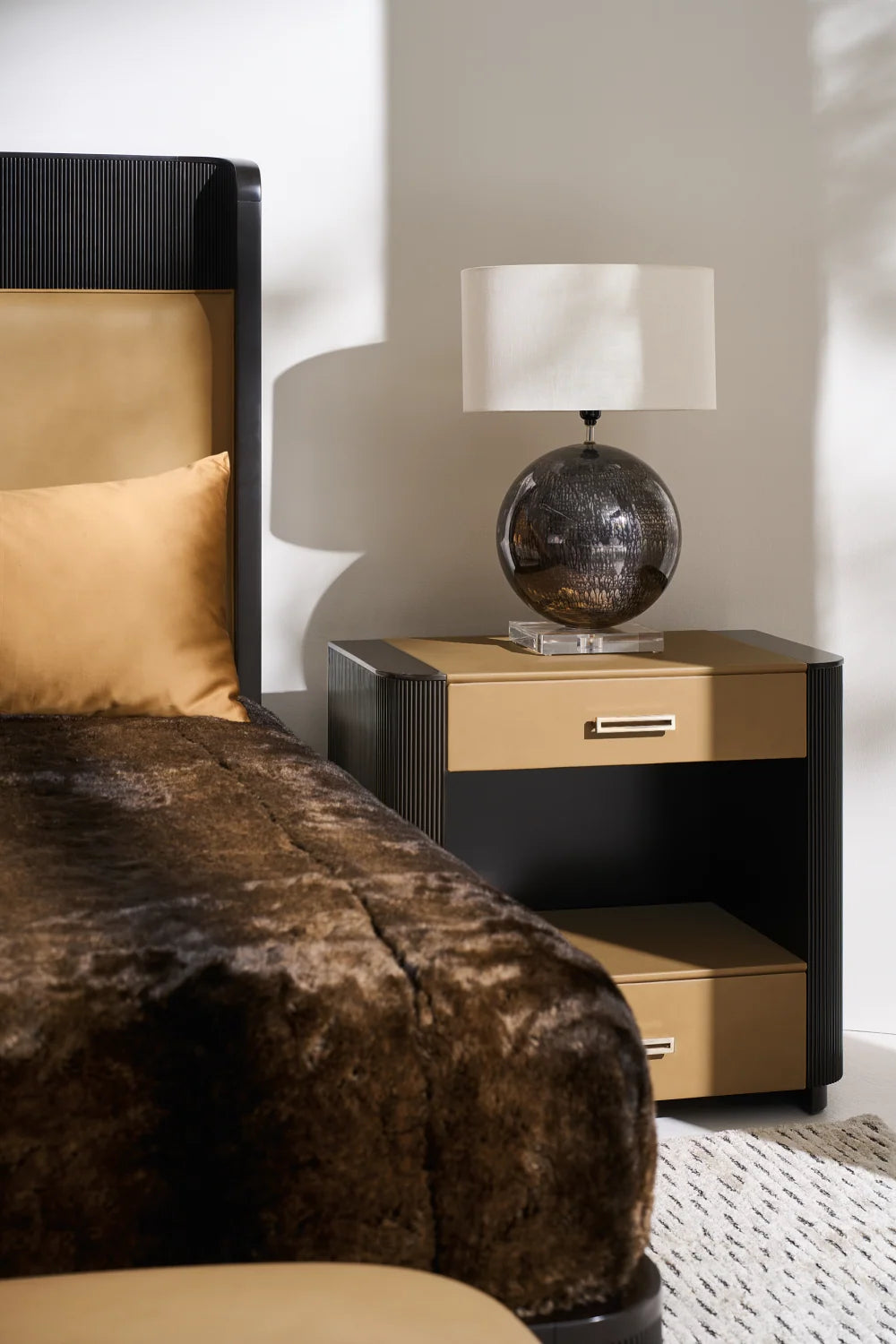 Luxury Modern Love-Ly Nightstand European Style for Villa