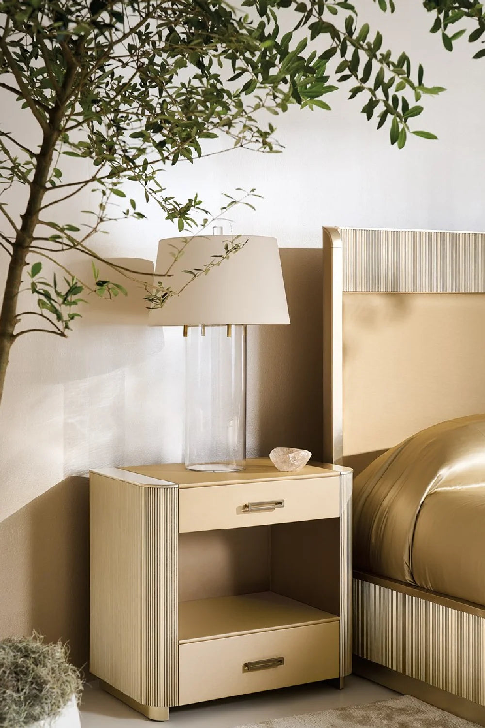 Luxury Modern Love-Ly Nightstand European Style for Villa