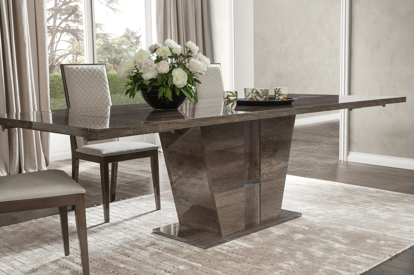 Luxury Modern Medea Dining Table European Style for Villa
