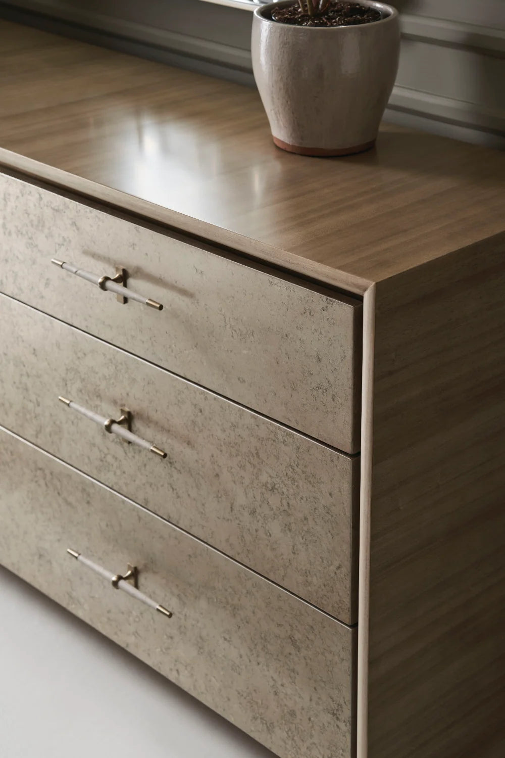 Luxury Modern Metallic Leaf Dresser European Style for Villa