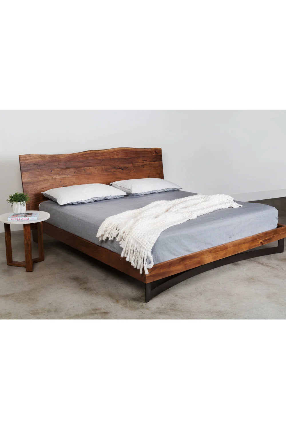 Luxury Modern Natural Acacia Bed European Style for Villa