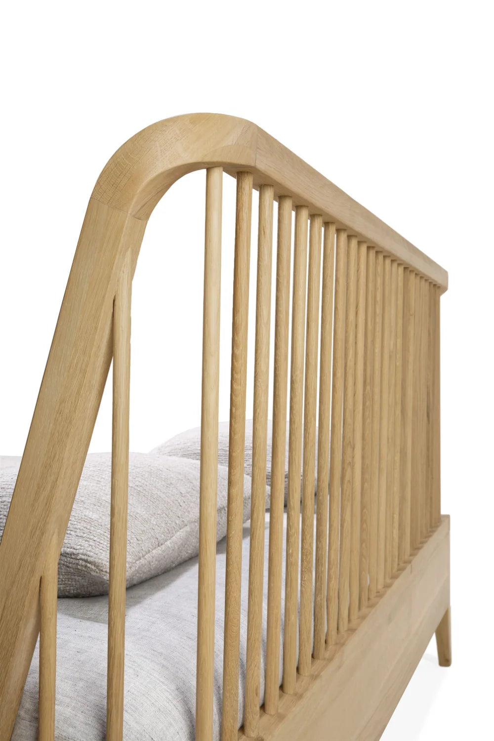 Luxury Modern Natural Oak Bed European Style for Villa
