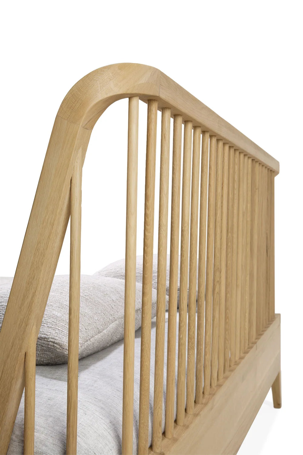 Luxury Modern Natural Oak Bed European Style for Villa