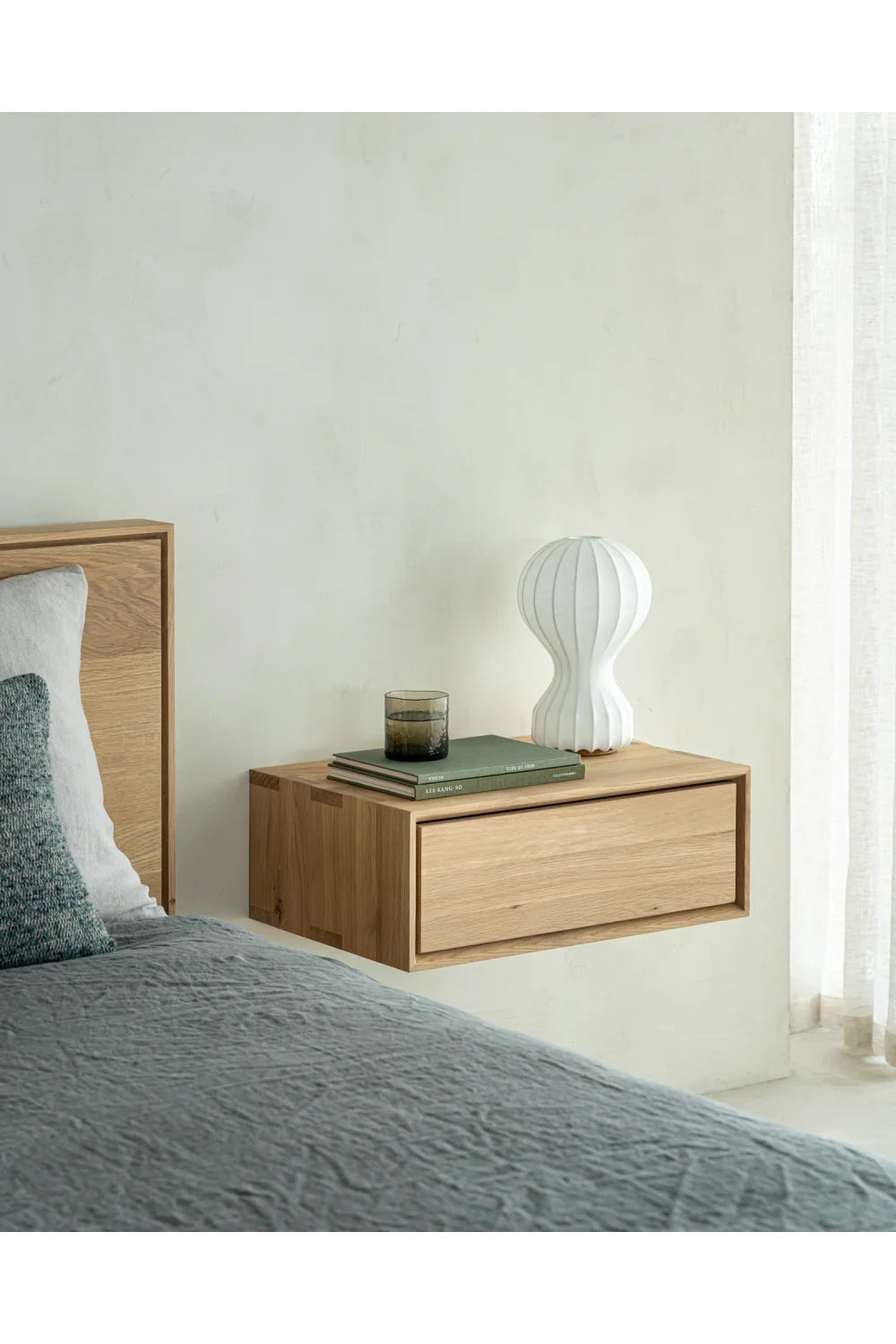 Luxury Modern Nordic Nightstand European Style for Villa