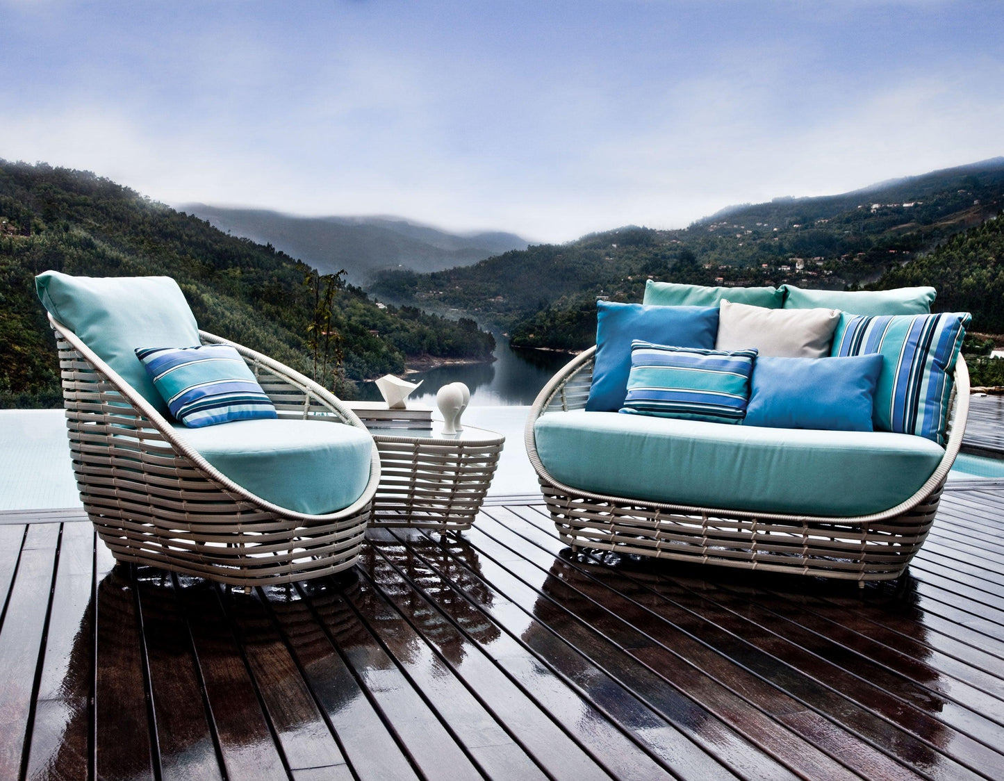 Luxury Modern Oasis Coffee Table European Style for Villa