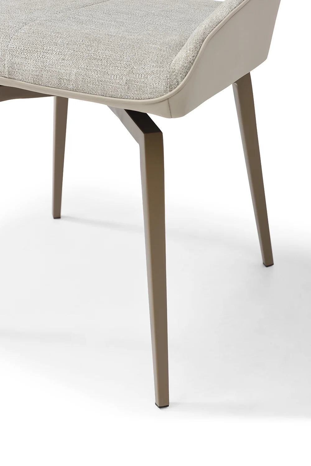 Luxury Modern Ohana Swivel Dining Chair European Style for Villa