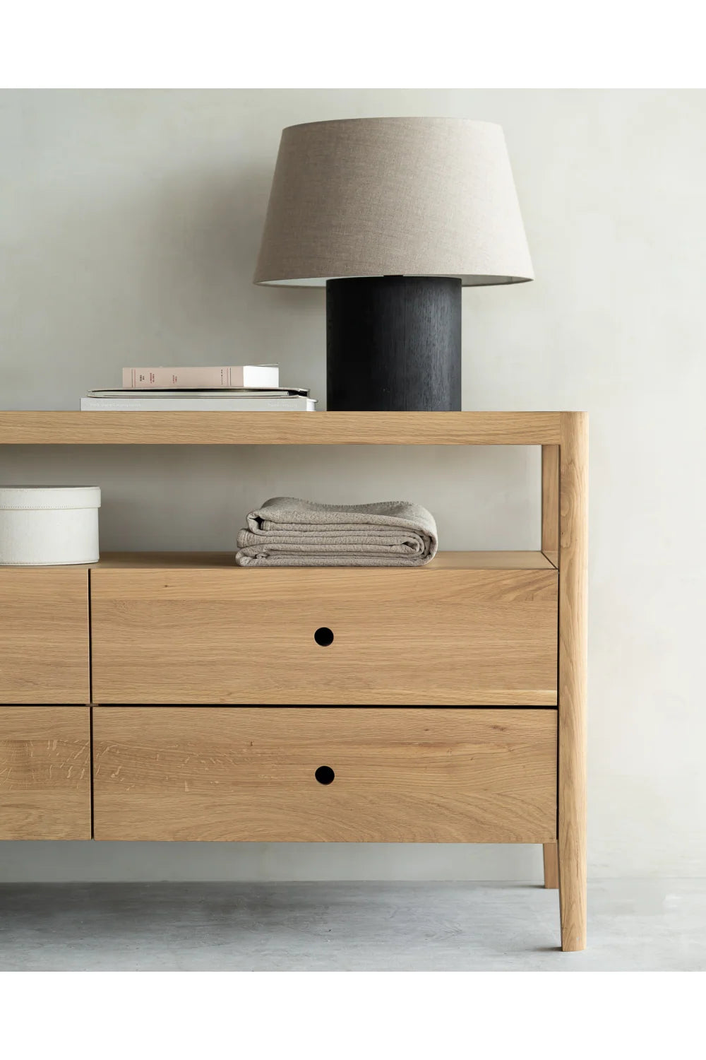 Luxury Modern Oiled Oak Dresser European Style for Villa