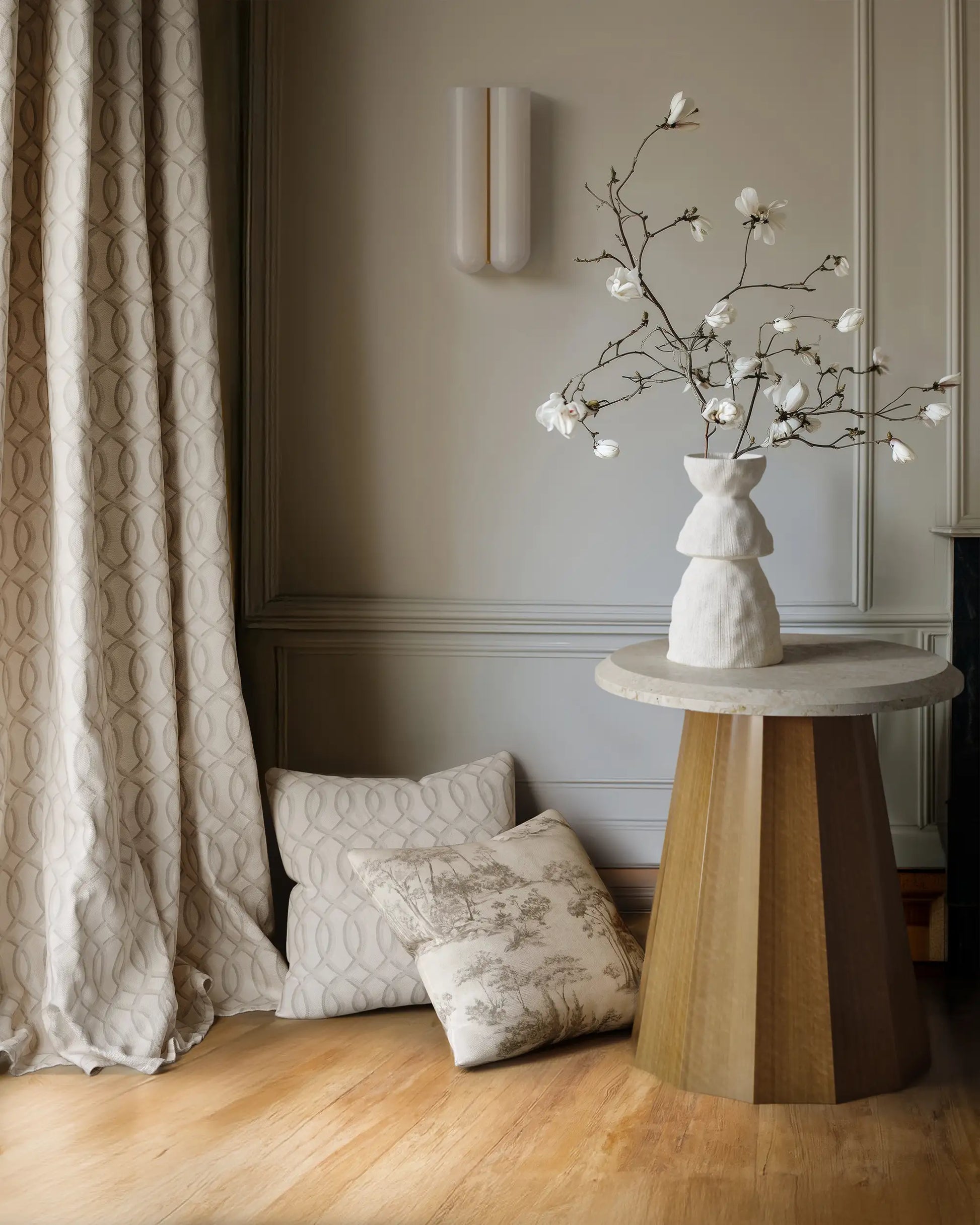 Luxury Modern Ondara Fluted Side Table European Style for Villa