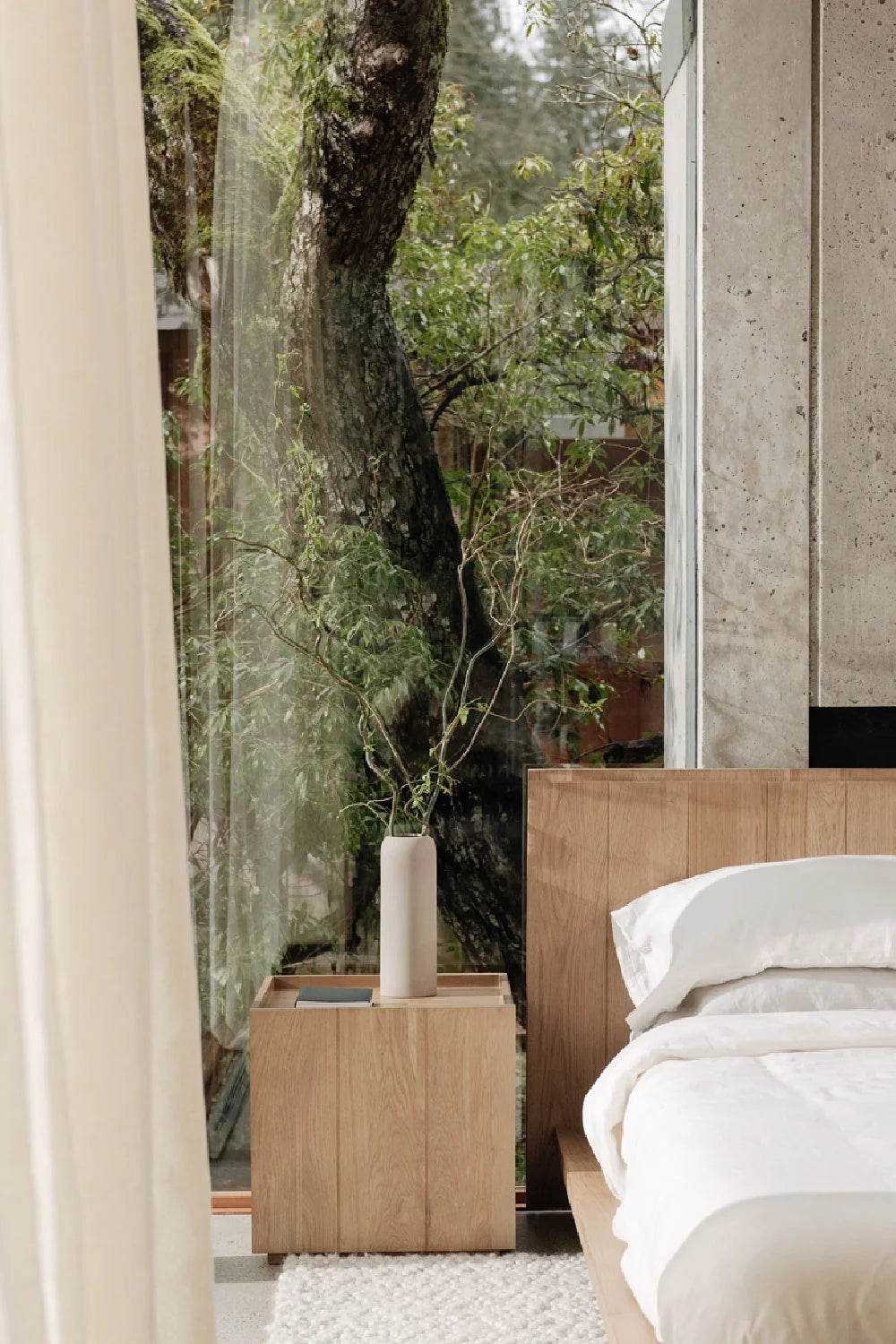 Luxury Modern Plank Nightstand European Style for Villa