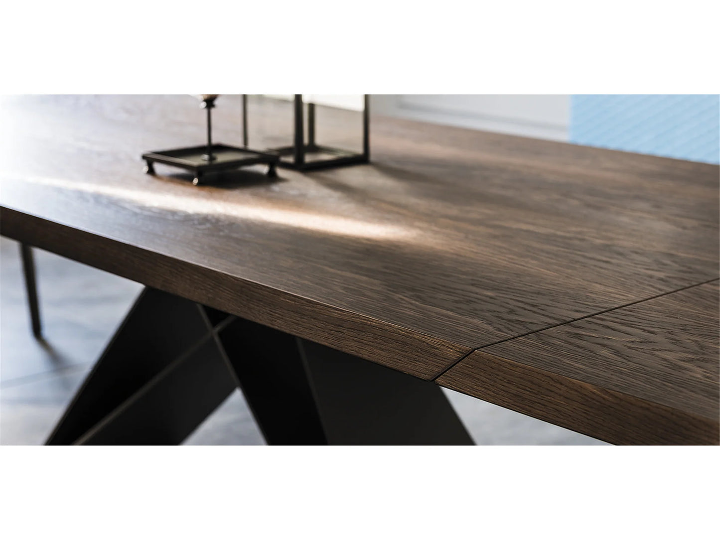 Luxury Modern Premier Wood Drive Dining Table European Style for Villa