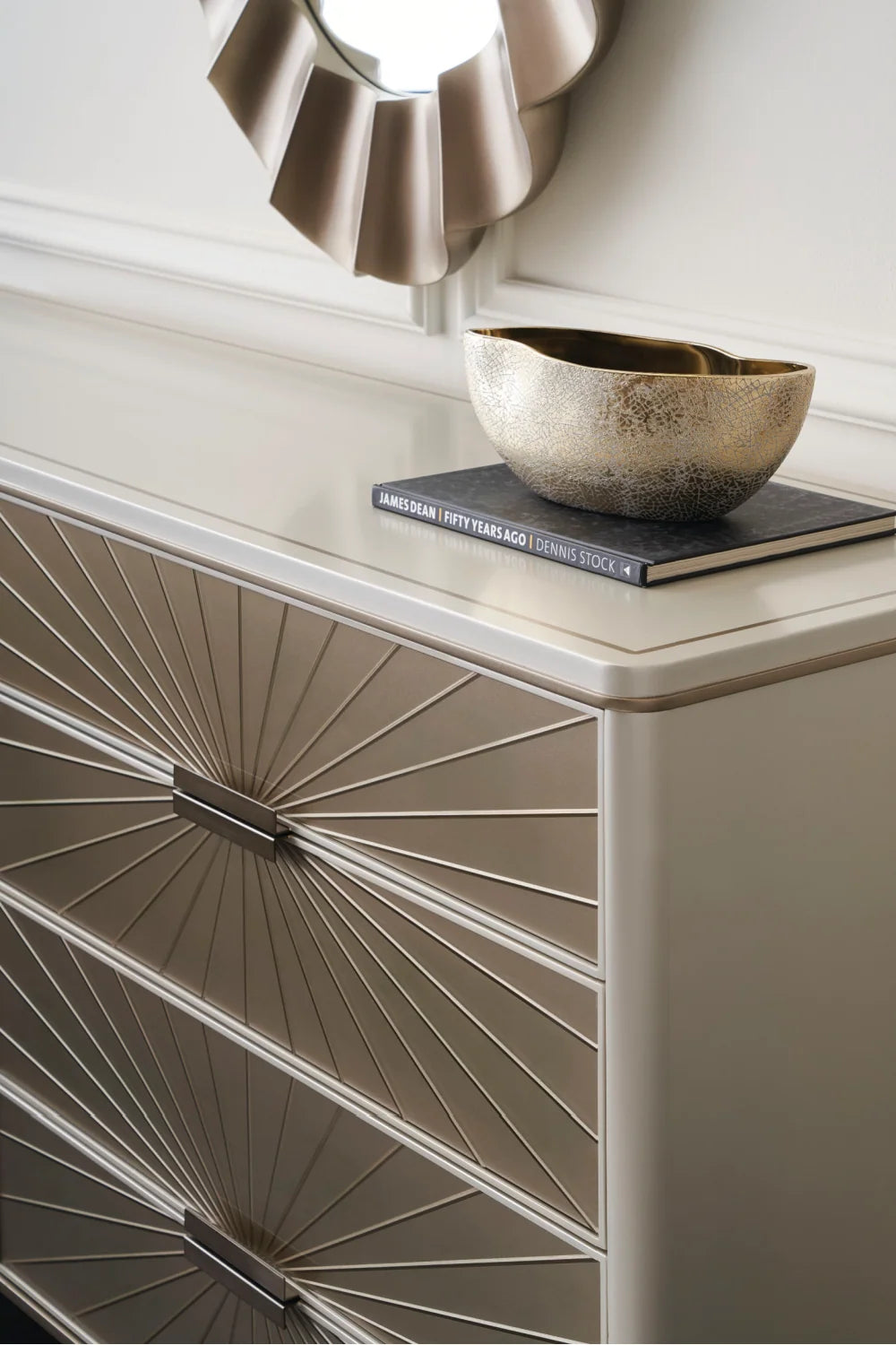 Luxury Modern Radial Patterned Glass Dresser European Style for Villa