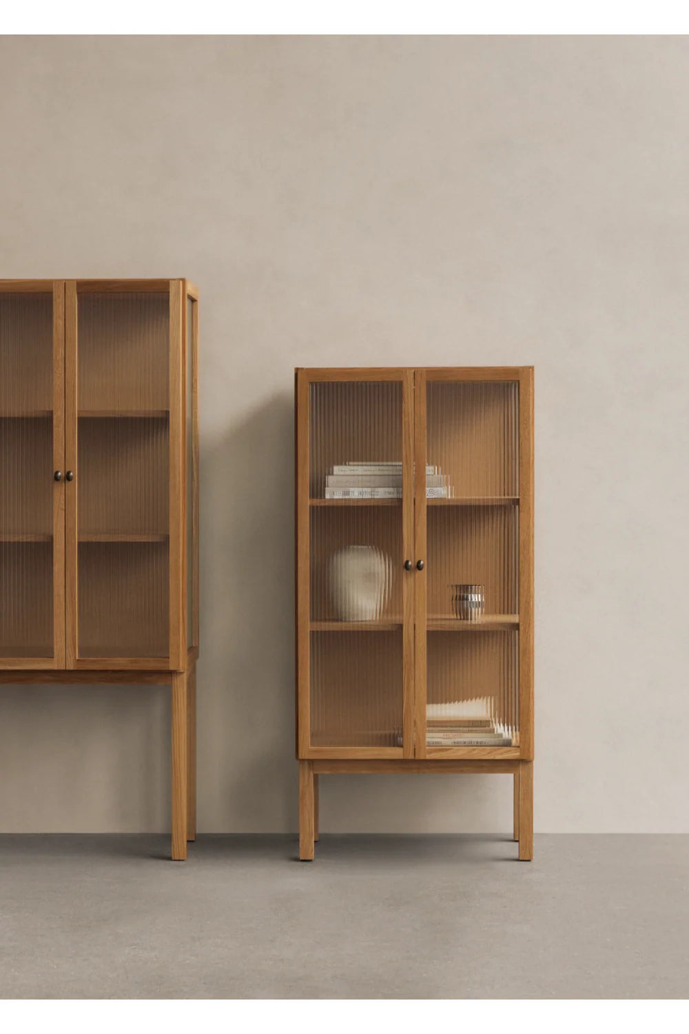 Luxury Modern Reeded Glass Cabinet European Style for Villa