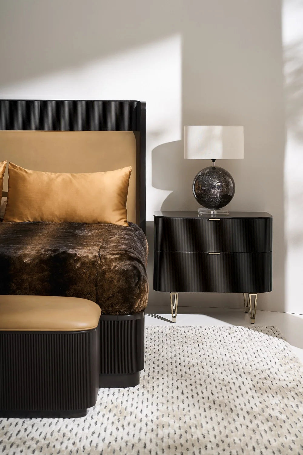 Luxury Modern Reeded Queen Bed European Style for Villa
