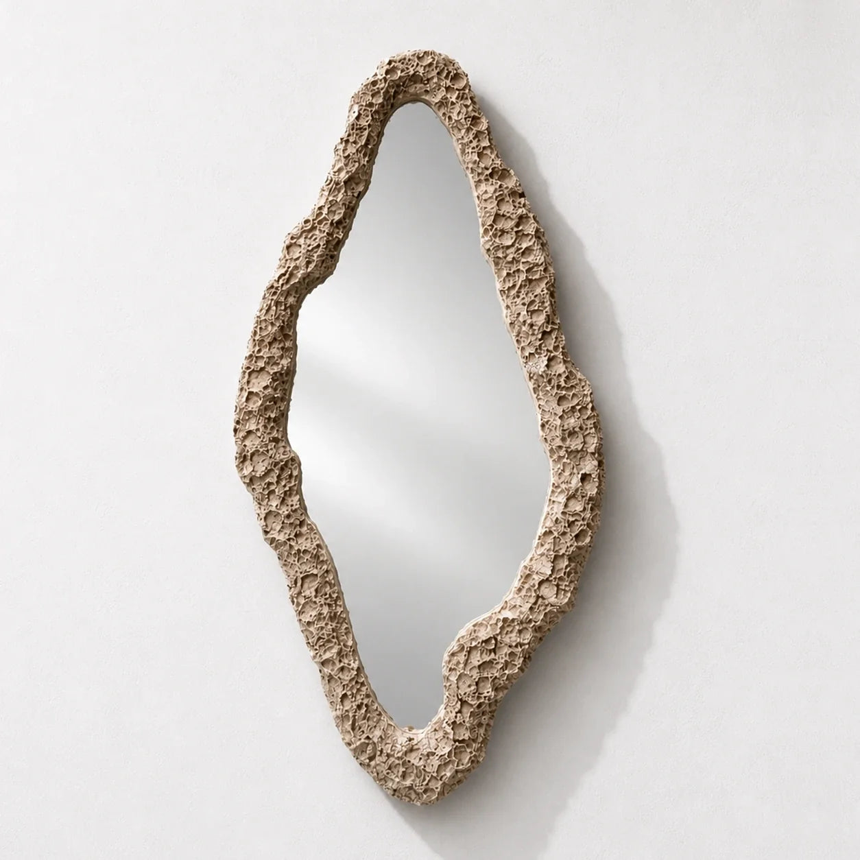 Luxury Modern Rift Opening Calcite Mirror European Style for Villa
