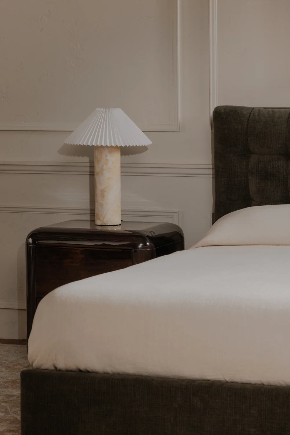 Luxury Modern Rory 2-Drawer Nightstand European Style for Villa