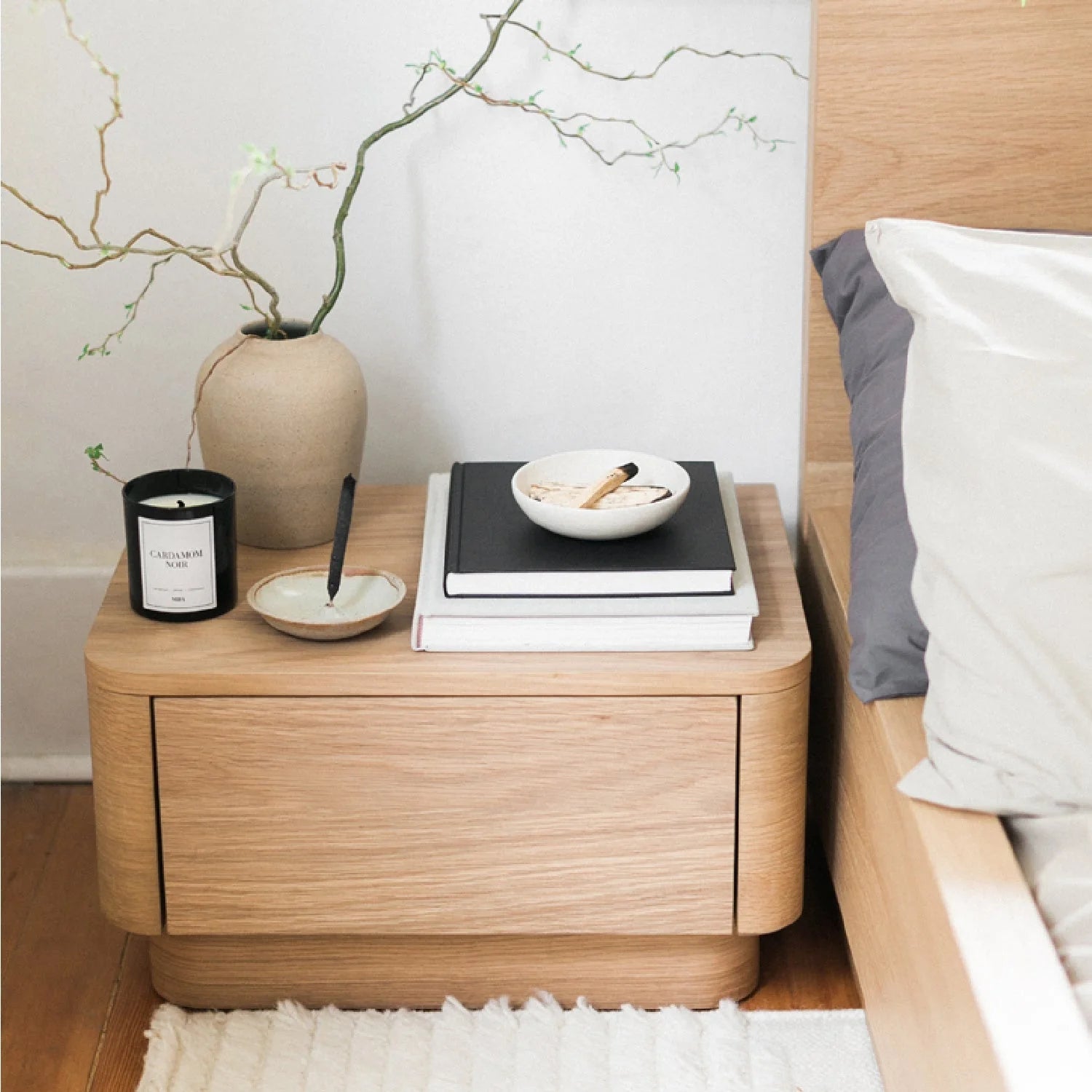 Luxury Modern Round Off 1-Drawer Nightstand European Style for Villa