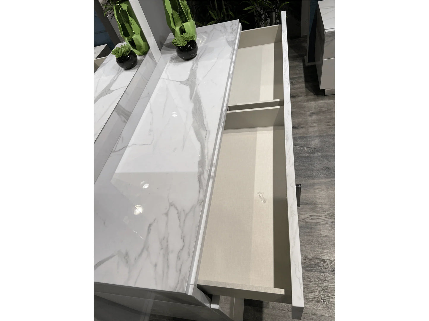 Luxury Modern Sammy Bedroom Set European Style for Villa