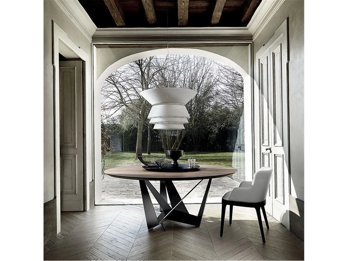 Luxury Modern Skorpio Round Dining Table European Style for Villa