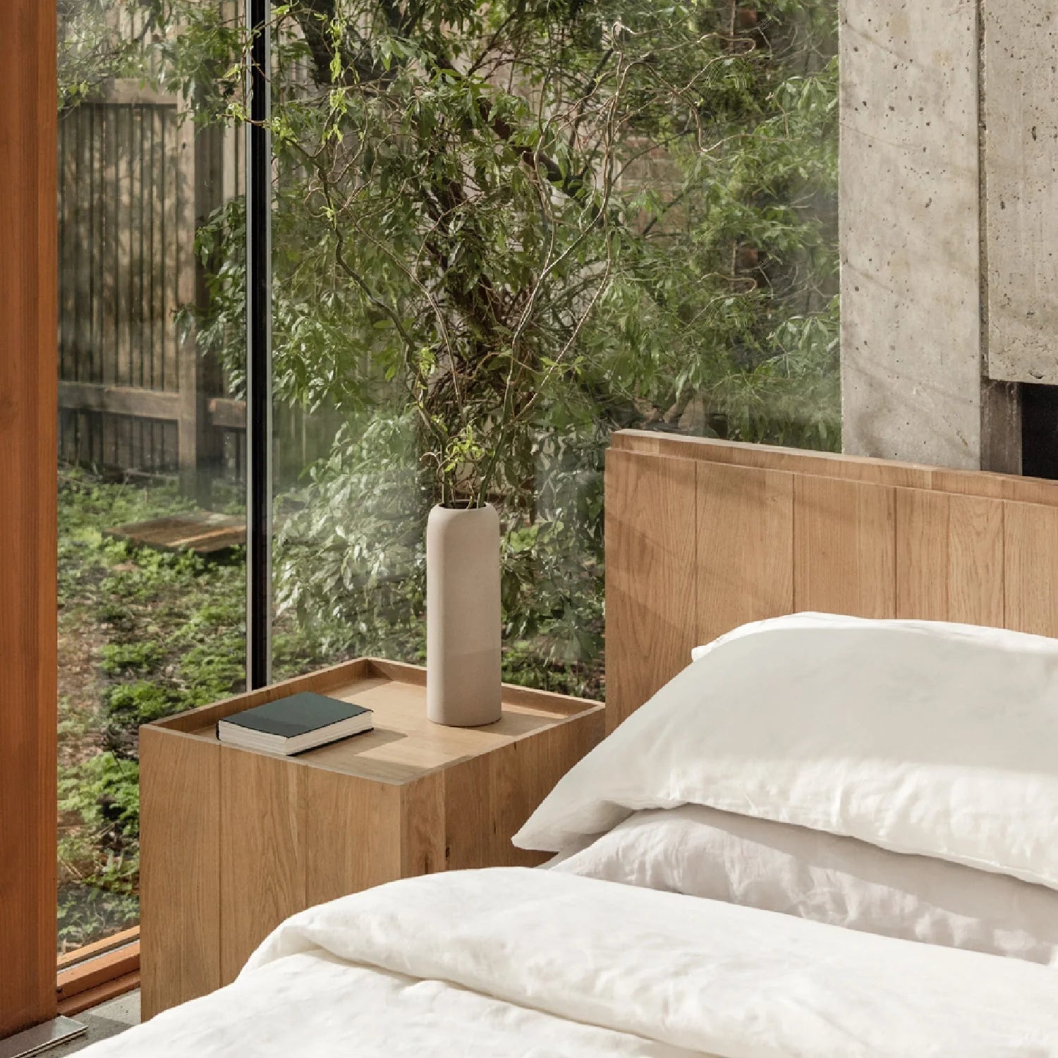 Luxury Modern Solid Oak Bed European Style for Villa