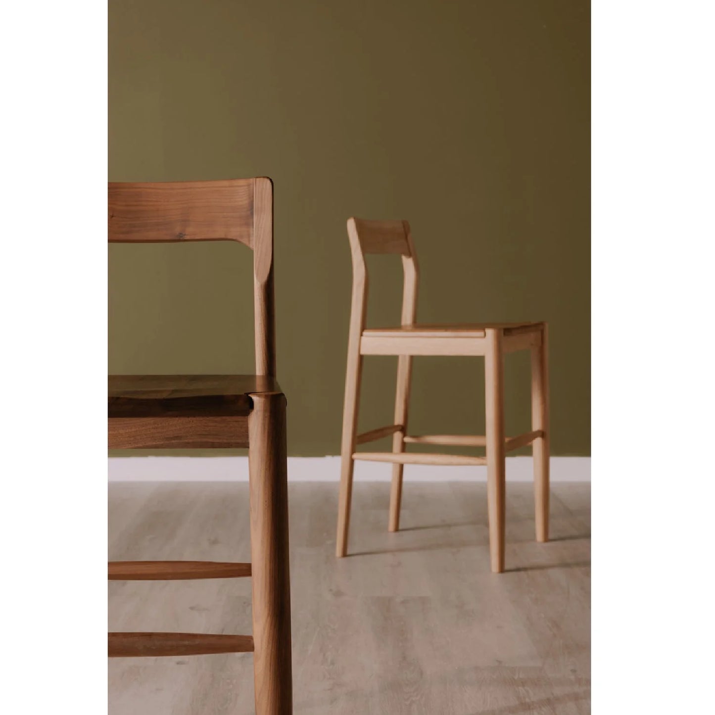 Luxury Modern Solid Wood Open Back Counter Stool European Style for Villa